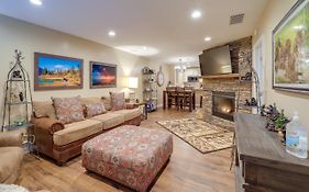 Cozy Banner Elk Condo With Fireplace And Lookout Deck!
